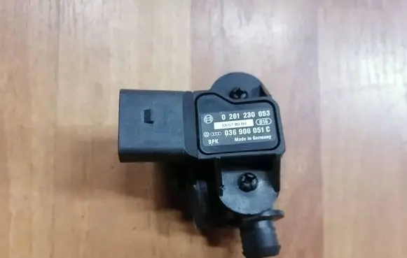 Audi A6 S6 C6 4F Air pressure sensor 036906051C 0261230053