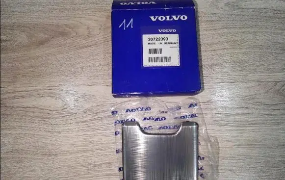 Volvo XC90 Air filter box cover 30722393