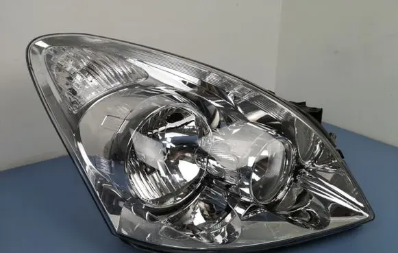 Toyota Corolla Verso AR10 Headlight/headlamp 811300F060 21211M8RLDEM