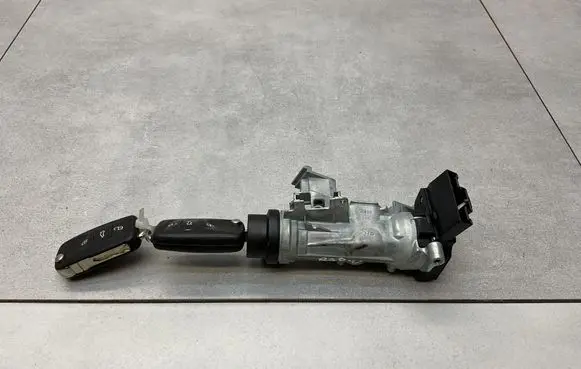Skoda Rapid (NH) Ignition lock 1K0905851 6RA905865