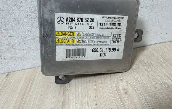 Mercedes-Benz GLK (X204) Xenon control unit/module A2048703226 6506111599C W003T18871