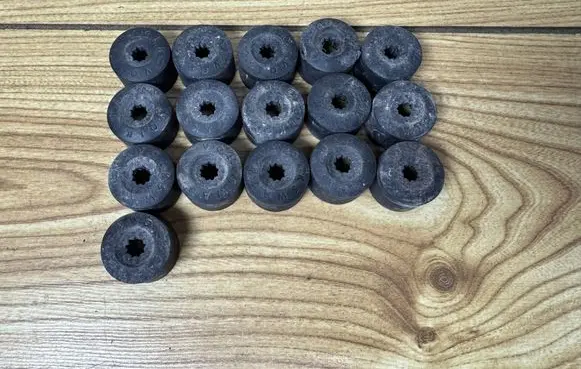 Volkswagen Golf VI Wheel nut cap/cover 