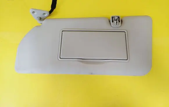 Nissan Almera Tino Sun visor