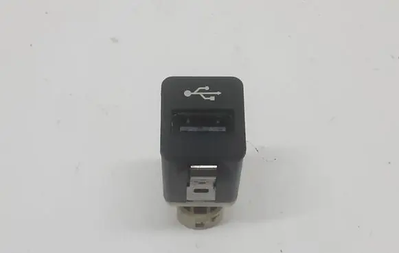 BMW 7 F01 F02 F03 F04 USB socket connector 9167196