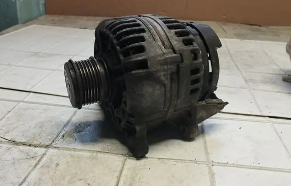 Skoda Octavia Mk1 (1U) Generator/alternator 028903028E