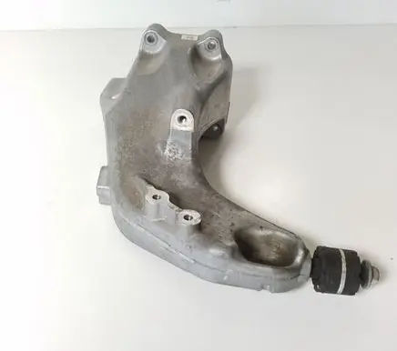 Infiniti Q70 Y51 Engine mounting bracket A6512235204