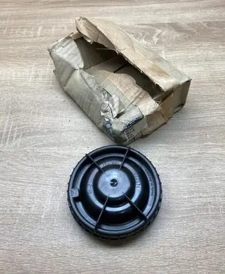 Volvo S40, V40 Headlight/headlamp dust cover 3345718 145222