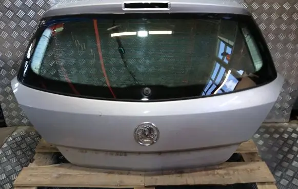 Opel Astra H Tailgate/trunk/boot lid 9Y693
