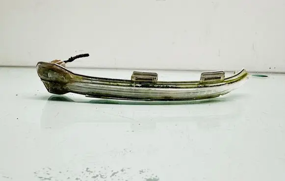 Volkswagen Touran III Mirror indicator light 5G0949101