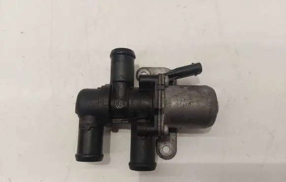 Volkswagen Golf VII Coolant heater control valve 5Q0906457C
