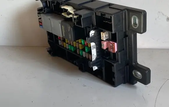 Land Rover Evoque II Fuse module K8D214N030AC 59CV12F04B 26072019