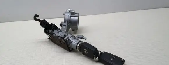 Opel Zafira C Ignition lock 20939745