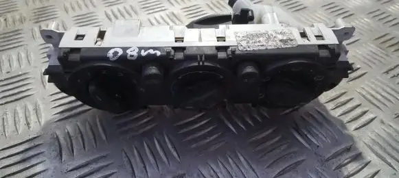 Ford Mondeo MK IV Climate control unit 69737001