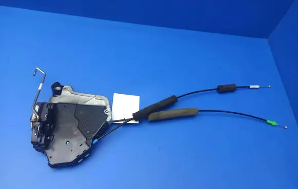 Lexus IS 220D-250-350 Front door lock 6G1416