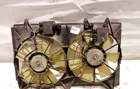 Mazda CX-7 Radiator cooling fan shroud