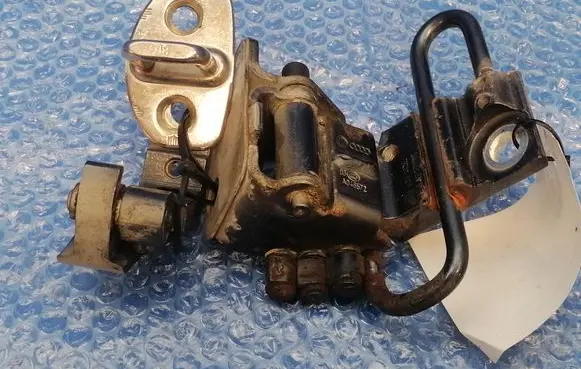 Audi A6 S6 C6 4F Front door hinge set 8E0831412E 8E0837033