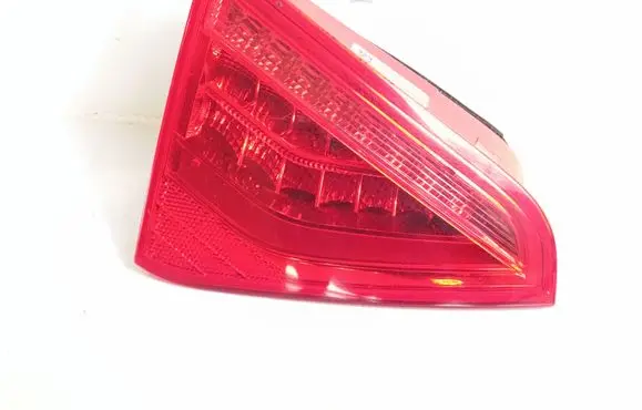 Audi A5 8T 8F Tailgate rear/tail lights 8T0945093C