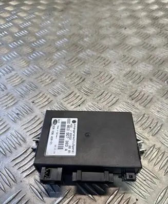Volkswagen Touran I Tow bar trailer control unit/module 8E0907383A