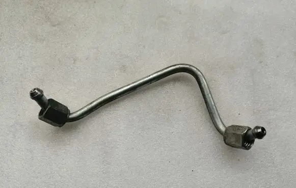 Fuel injector supply line/pipe