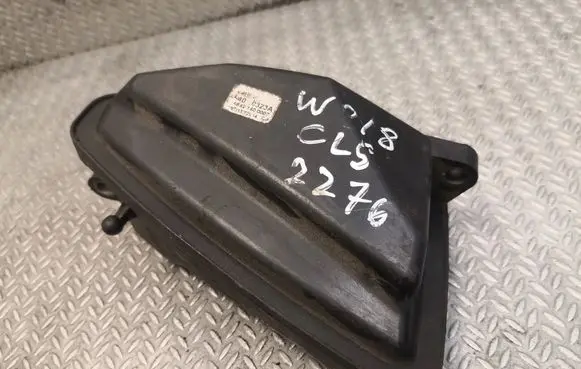 Mercedes-Benz CLS C218 X218 Intake resonator 6421400087