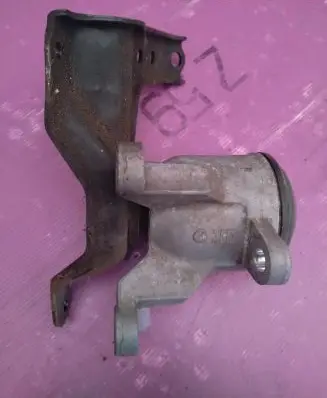 Nissan Murano Z51 Engine mount bracket