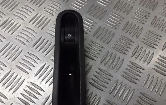 Renault Scenic II - Grand scenic II Quarter vent window switch 156013870
