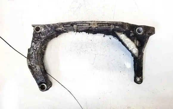 Audi A4 S4 B5 8D Engine mounting bracket