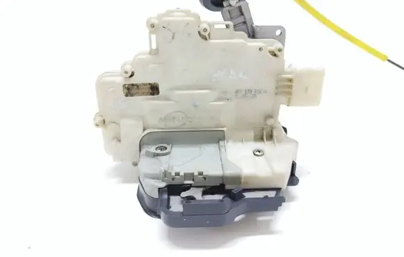 Audi A3 S3 8P Rear door lock 4F0839016A
