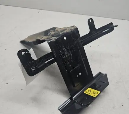 Battery bracket