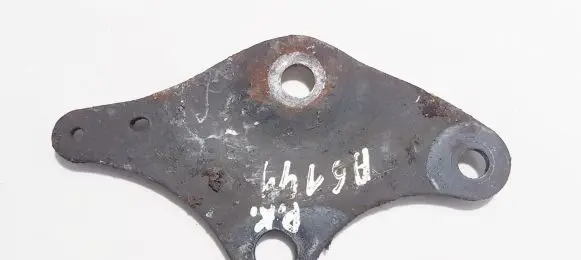 Peugeot 407 Engine mounting bracket