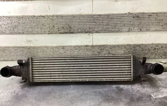Mercedes-Benz E W212 Intercooler radiator A2045000200 6770176