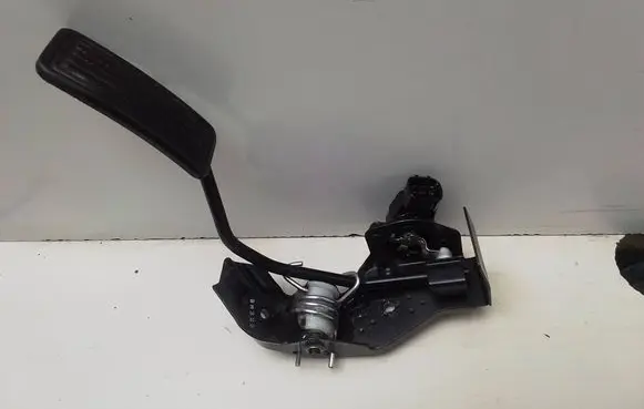 Toyota Avensis T250 Accelerator throttle pedal 7811135030