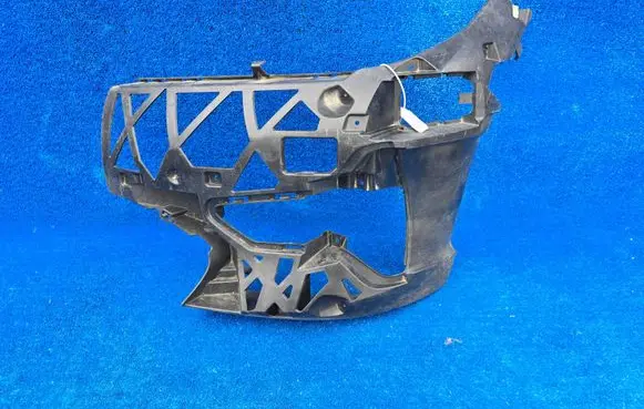 BMW 3 G20 G21 Front bumper mounting bracket 7422247