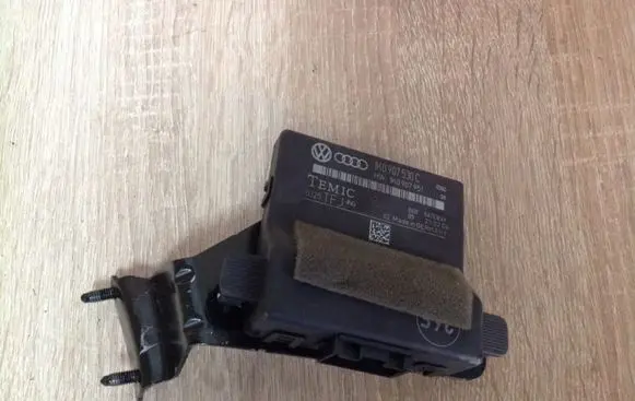 Volkswagen Golf V Other control units/modules 1K0907530C