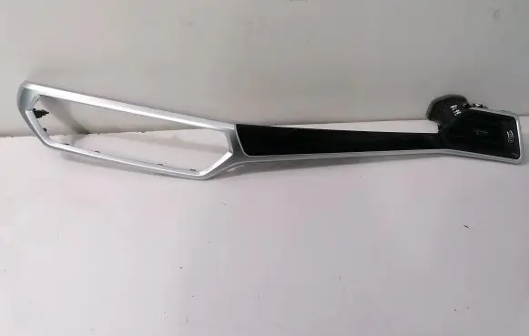 BMW 3 G20 G21 Dashboard glove box trim 6811449