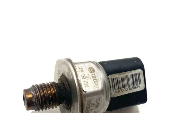 Audi A4 S4 B7 8E 8H Fuel pressure sensor 059130758E 55PP0901