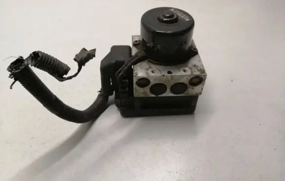Volvo V70 ABS Pump 9496941 10020402814 111701