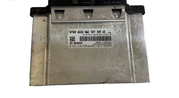 Skoda Fabia Mk3 (NJ) Engine control unit/module 04C907309AE 0261S10530