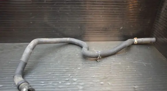 Nissan Qashqai Engine coolant pipe/hose
