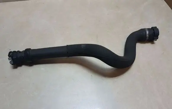 Peugeot 5008 Engine coolant pipe/hose