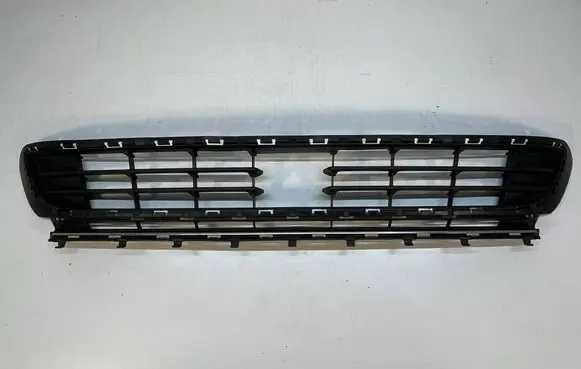 Volkswagen Golf VII Front bumper 5G0853677E 5G0853671A