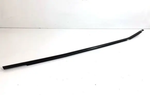Renault Clio IV Front door glass trim molding 