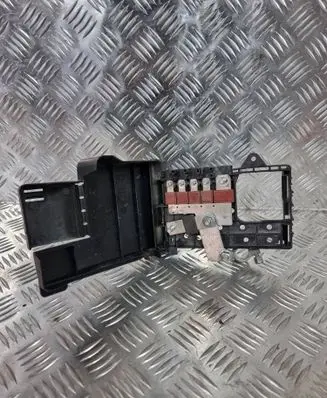 Opel Astra J Fuse module 13368498