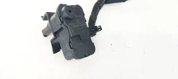 Headlight level adjustment motor