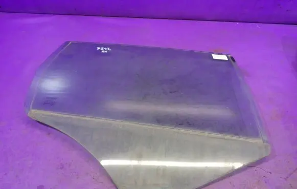 Fiat Croma Front door window glass four-door