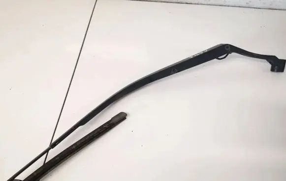 Mitsubishi Outlander Front wiper blade arm