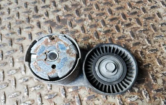 Dodge Durango III Alternator belt tensioner 