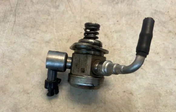 Ford Fiesta Fuel injection high pressure pump CM5G9D376GA 0261520095