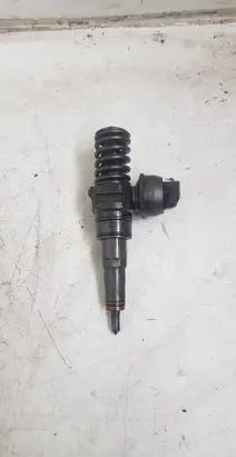 Volkswagen Touareg I Fuel injector 07Z130073N
