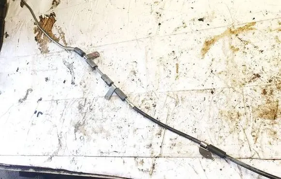 Handbrake/parking brake wiring cable